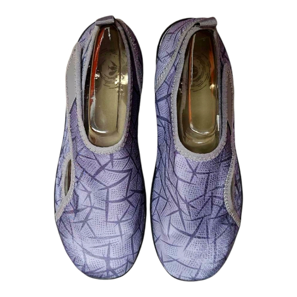 Water Shoes With Velcro Closure Grey Unisex W US-9 / M US-7.5 NWT